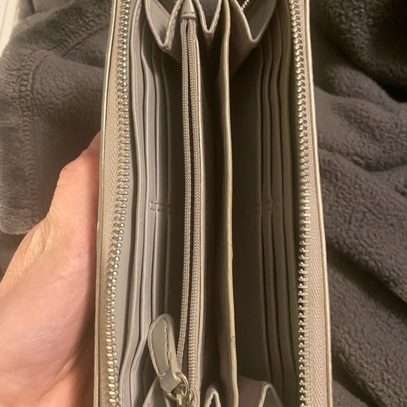 Silver coach wallet - Picture 3 of 3
